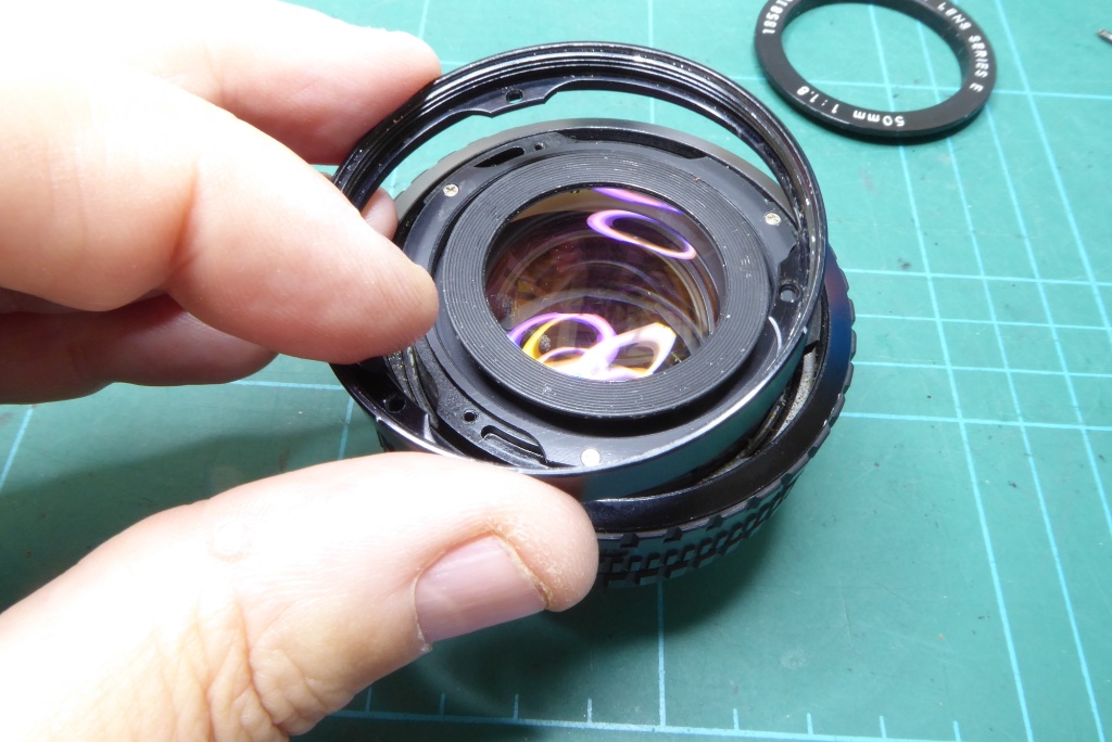 Removing the filter ring