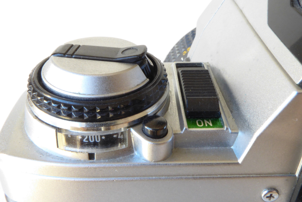 Minolta X-500 film speed dial
