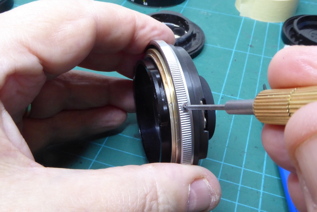 Removing the silver collar index ring