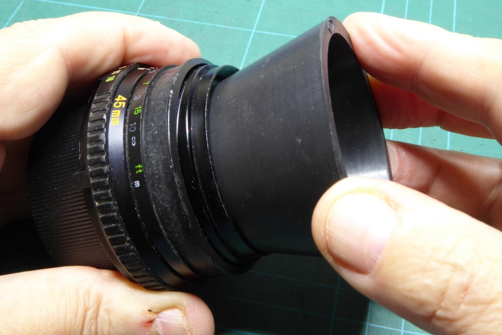 Removing the 45mm f2 beauty ring