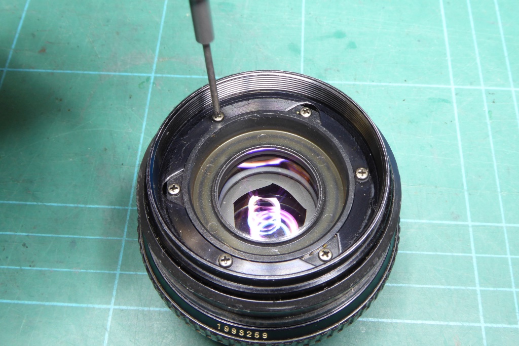 Removing the 45mm f2 filter ring