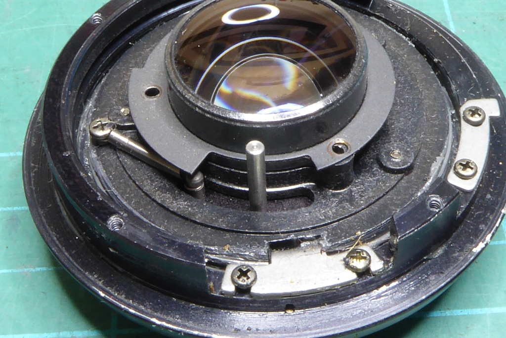 MD Rokkor 45mm f2 - Removing the rear optical unit