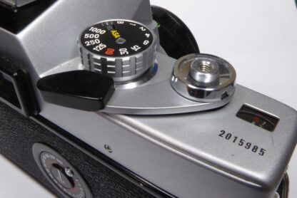 Minolta SRT 101 - Rokkor 55mm f1.7 Top Cover Detail