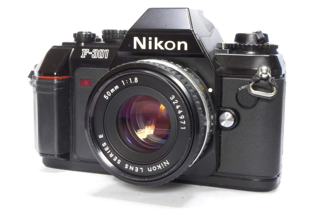 ニコン ニコン　Nikon F-301 フィルム一眼レフ 35-70㎜　1：3.5-4.5　/ ジャンク