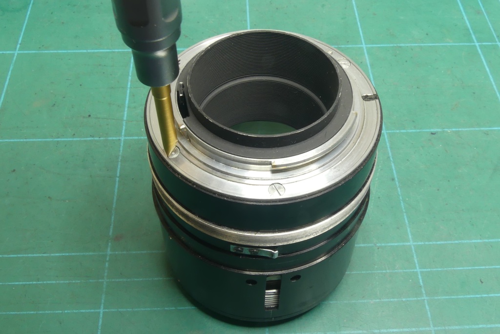 Nikkor-Q 135mm removing the mount ring