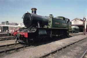 SAMPLE Olympus OM1 Olympia 28mm Fuji 400 Didcot