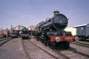 SAMPLE Olympus OM1 Ophelia 2 28mm Fuji 400 Didcot 3