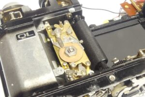 Canon FTb Restoration - Internal lubrication and cleaning