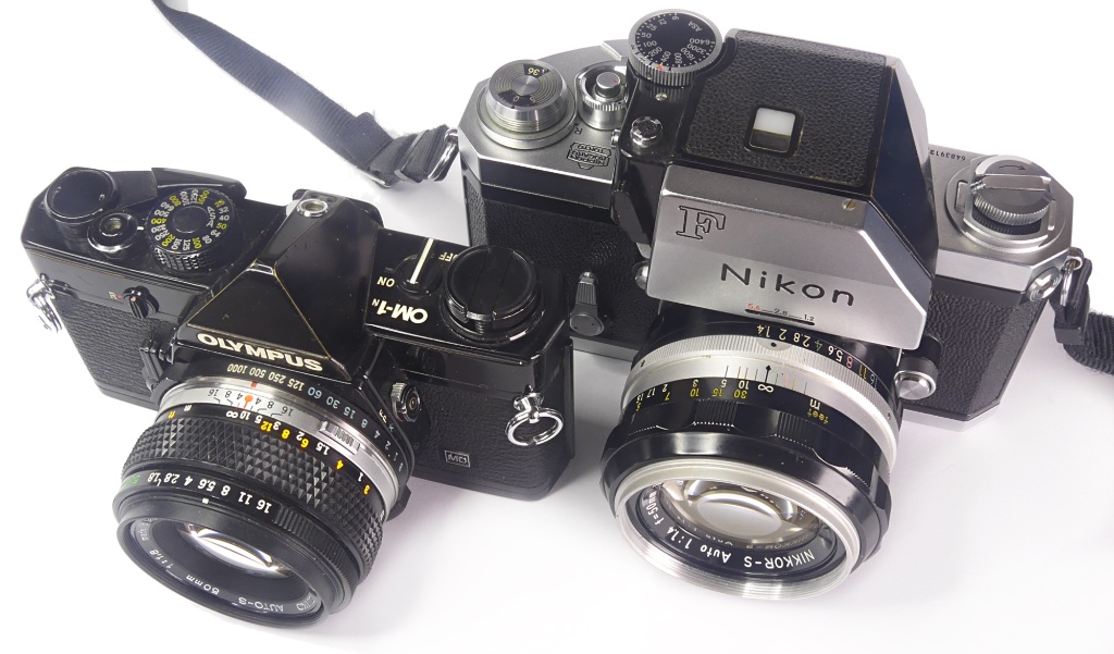 Olympus OM-1 size comparison with Nikon F